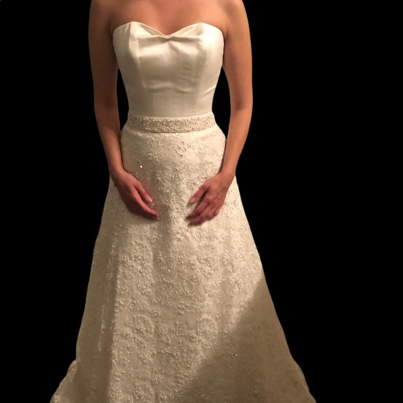 NWOT Ivory Wedding Dress - Picture 1 of 11